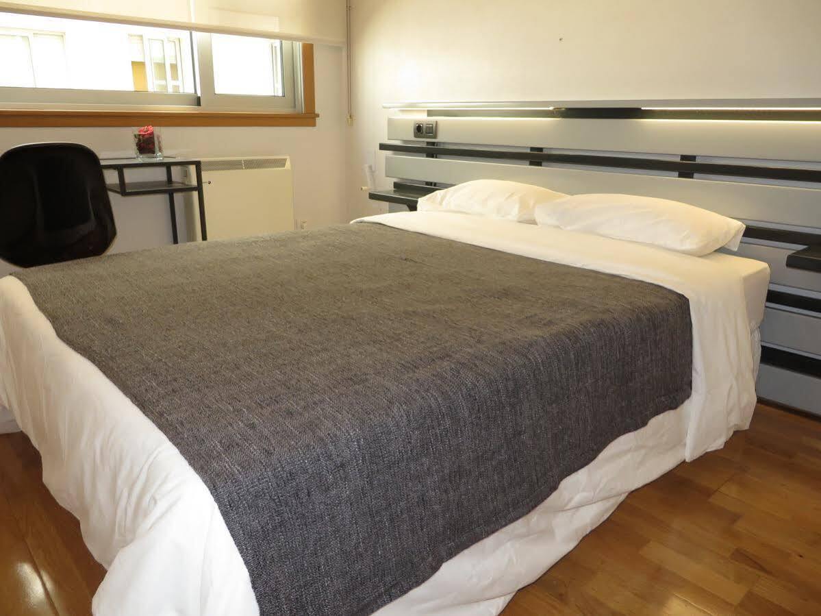 Hotel Ofi La Coruña Esterno foto