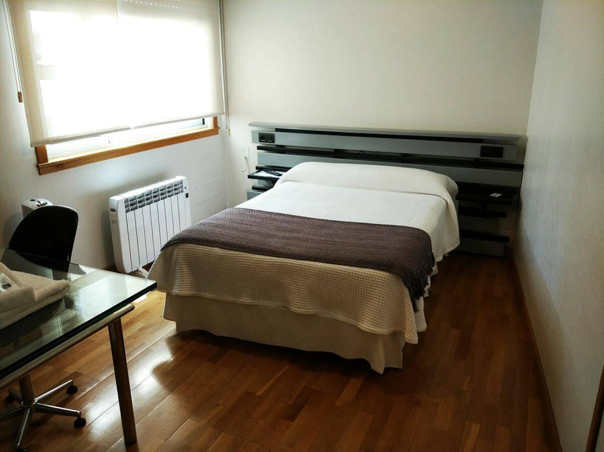 Hotel Ofi La Coruña Esterno foto